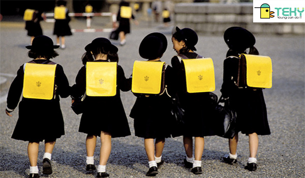 Trẻ em Nhật bản tự đi bộ đến trường