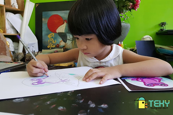 Bạn có biết rằng việc học vẽ có thể giúp cải thiện IQ của trẻ? Nếu bạn đang muốn giúp con yêu của mình tăng cường khả năng tư duy và tay mắt, hãy khám phá bài học \