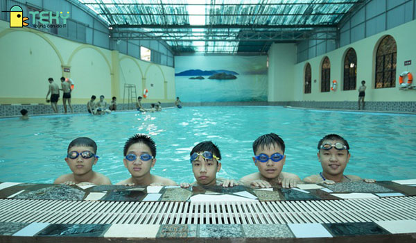 Bể bơi cho những giờ học thể chất của các em