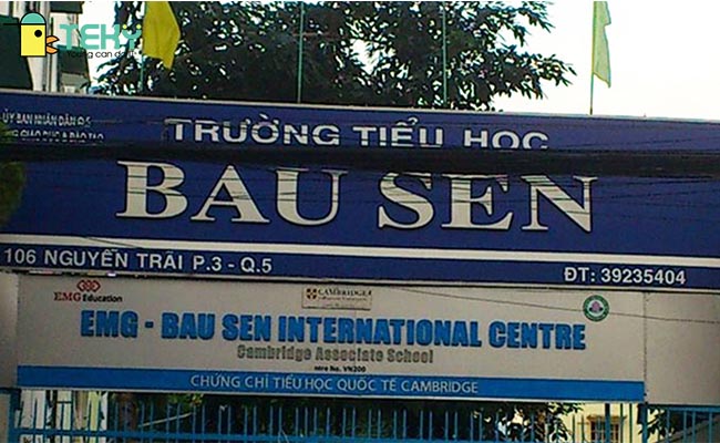 Cổng vào trường Tiểu Học Bàu Sen