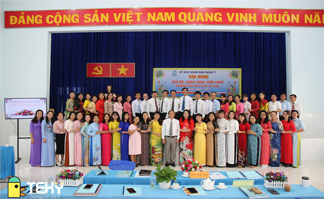 Giáo viên nhà trường tiểu học Đinh Bộ Lĩnh