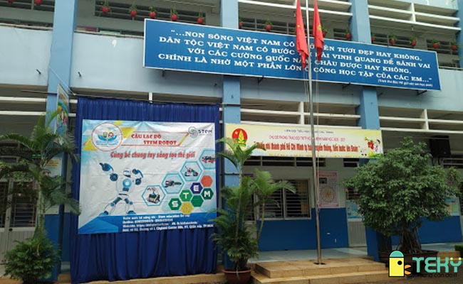 Trường Tiểu học Phan Chu Trinh đã trở thành niềm tự hào của rất nhiều thế hệ học sinh tại Việt Nam. Với lịch sử lâu đời và giáo dục chất lượng, trường này đang tiếp tục phát triển và cung cấp môi trường học tập tốt nhất cho các em học sinh. Hình ảnh liên quan chắc chắn sẽ khiến bạn cảm thấy tự hào và tìm hiểu thêm về trường này.