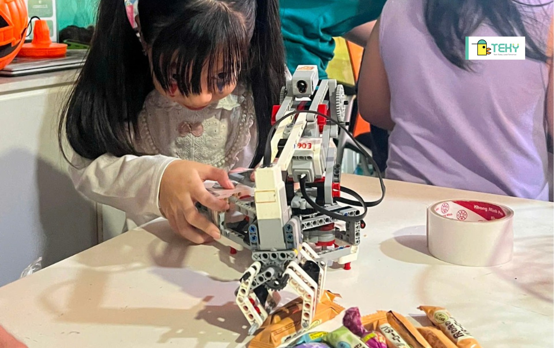 tro-choi-chiec-may-gap-keo-duoc-cac-phu-thuy-nhi-teky-san-don