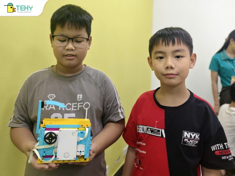 san-pham-khoa-hoc-robotics-spike-prime-hoc-phan-5-tai-teky-hoang-mai-ket-sat-thong-minh