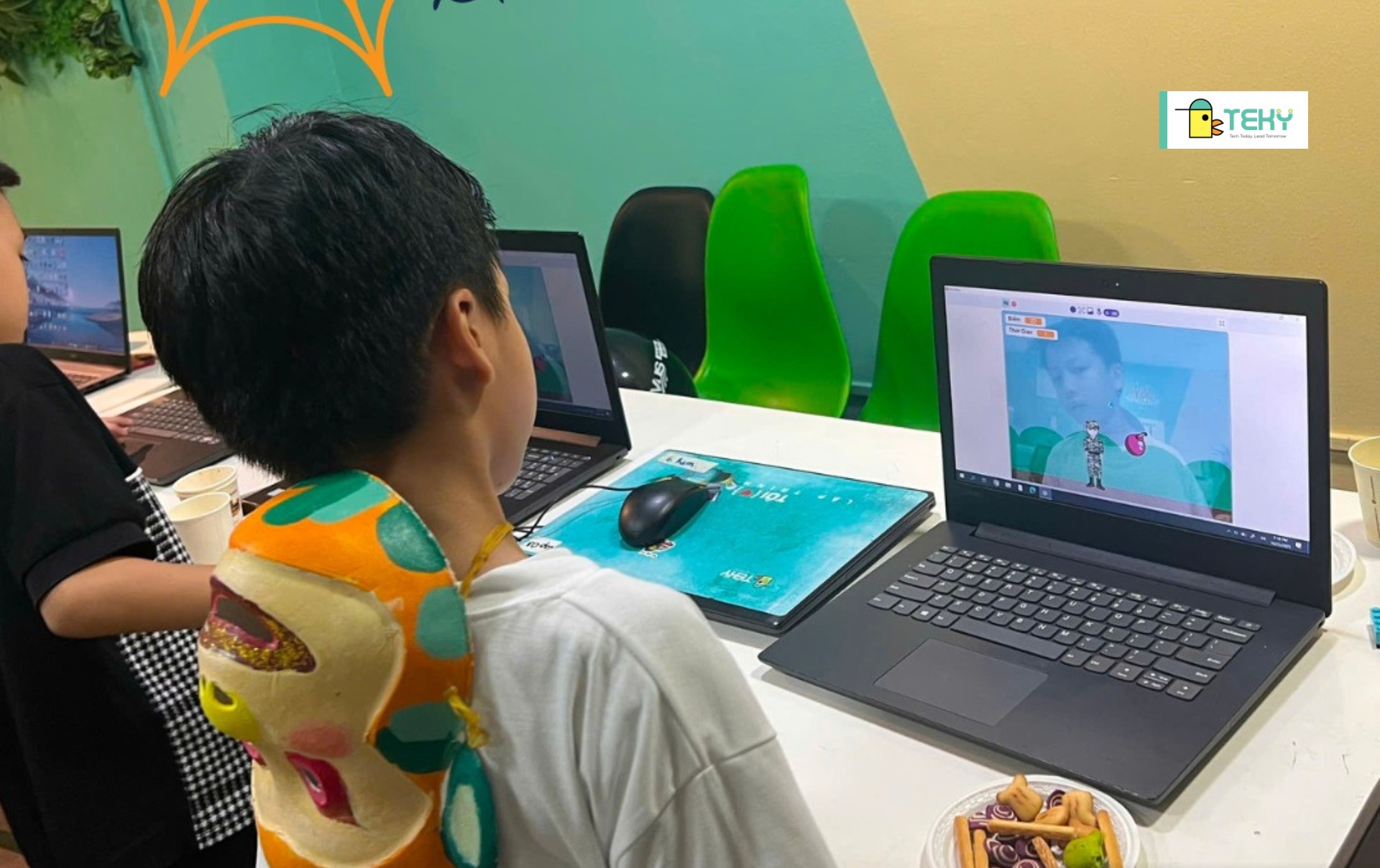 cac-phu-thuy-hung-thu-khi-tham-gia-hoat-dong-lap-trinh-nhan-vat-ma-phap