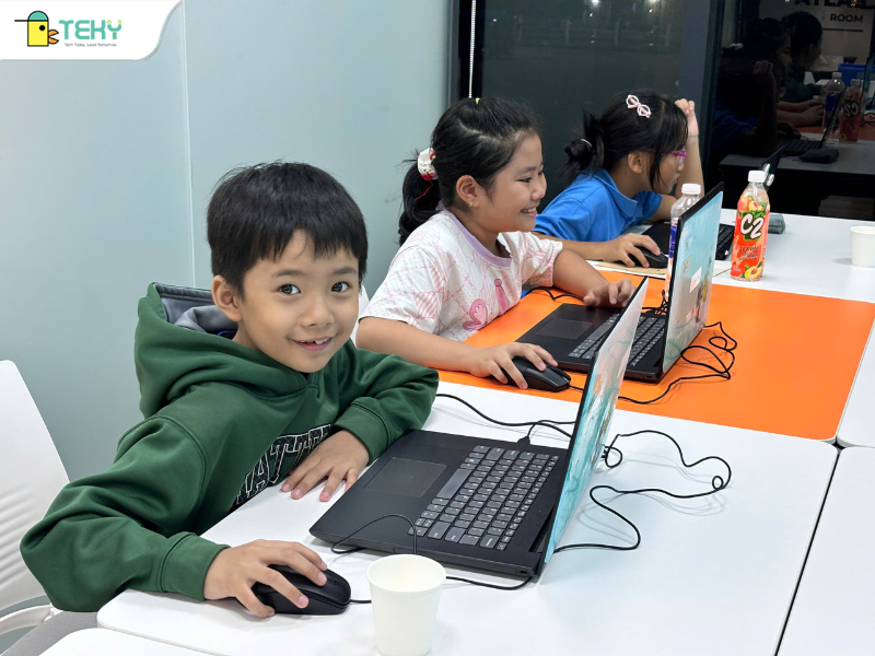 khoa-hoc-sieu-nhan-lap-trinh-game-tai-teky