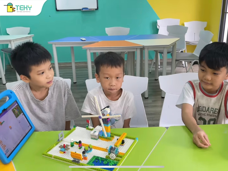 ba-ky-si-nhi-mot-du-an-robotics-duoc-ket-noi-bang-tinh-than-hop-tac