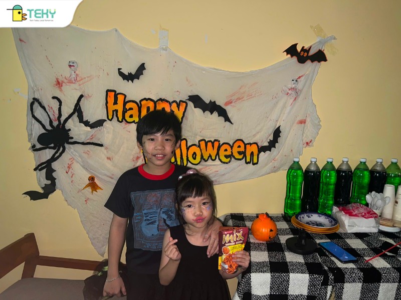 cac-be-den-tham-du-tiec-halloween-tai-teky-binh-tan