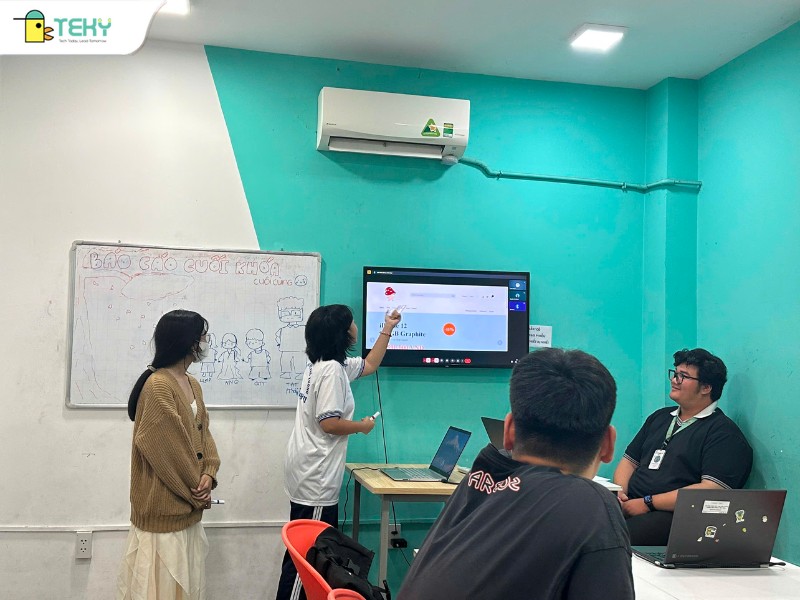 be-hong-phuong-thuyet-trinh-ve-du-an-tai-teky-binh-tan