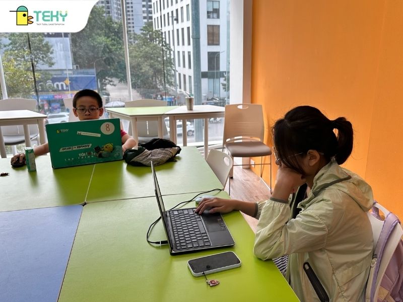 khong-khi-1-buoi-hoc-digi-style-multimedia