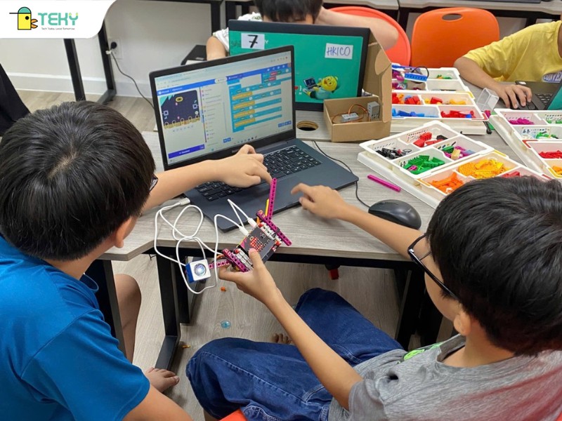 cac-hoc-vien-vo-cung-thich-thu-voi-lo-trinh-hoc-lap-trinh-micro:bit