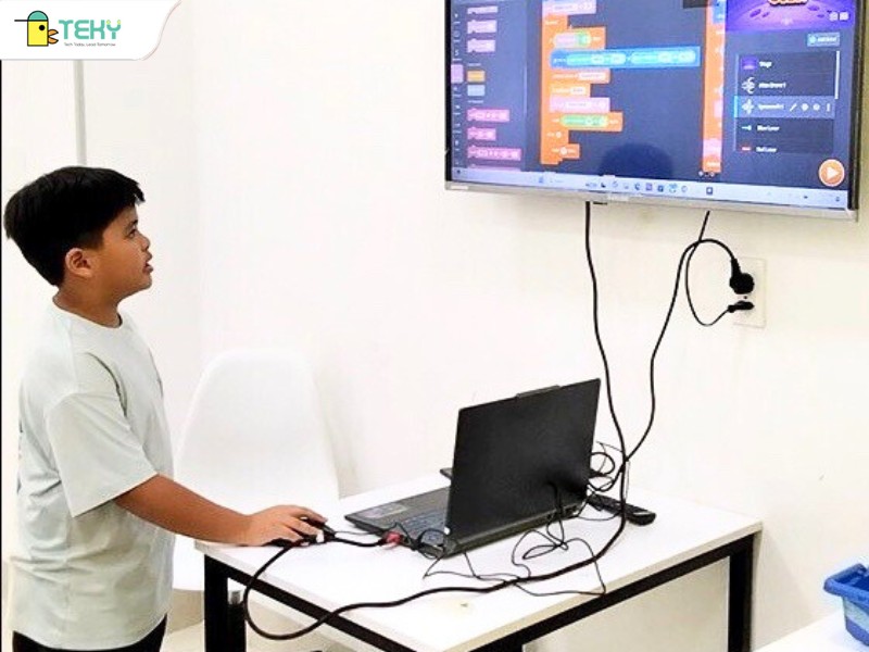 hoc-vien-vu-co-thach-va-san-pham-lap-trinh-game-cua-minh