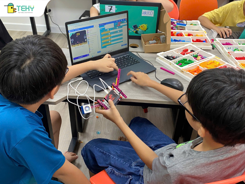 teky-dong-hanh-cung-the-he-tre-viet-nam-trang-bi-stem-toan-dien