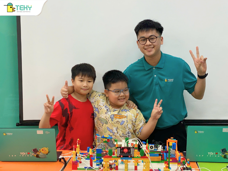 giao-vien-cong-nghe-truyen-cam-hung