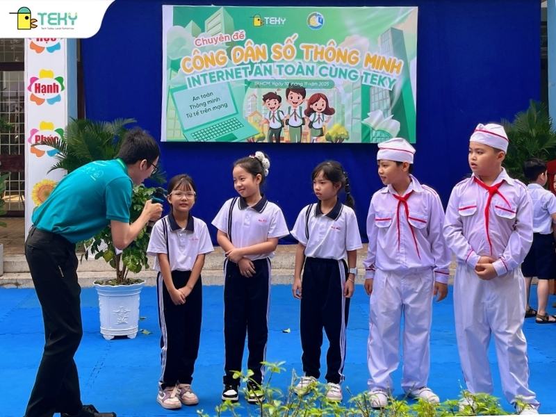 hoc-sinh-tham-gia-tra-loi-cac-cau-hoi-do-vui