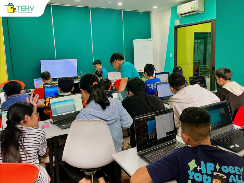 Tech-genius-2025-buoc-vao-giai-doan-vong-thi-san-pham-cong-nghe-hoa-binh