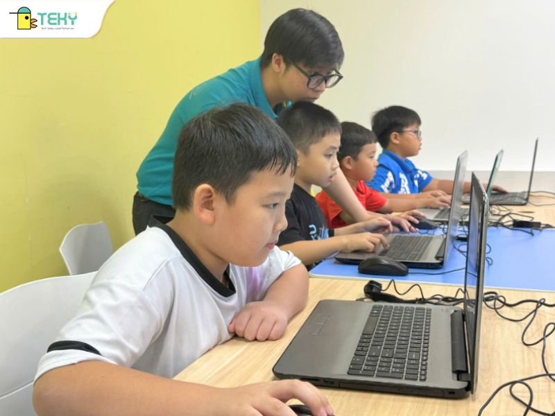 thay-nguyen-phuong-tin-huong-dan-hoc-vien-teky