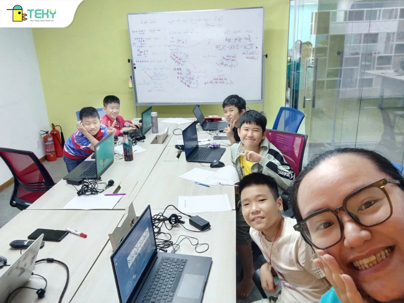 co-nguyen-phuong-ha-lan-anh-cung-hanh-trinh-day-cam-hung