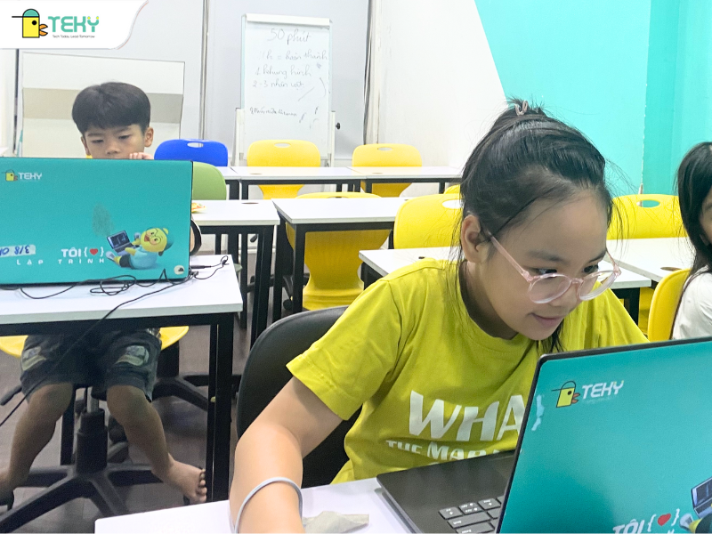 lop-hoc-digi-steam-art-tai-teky-long-bien