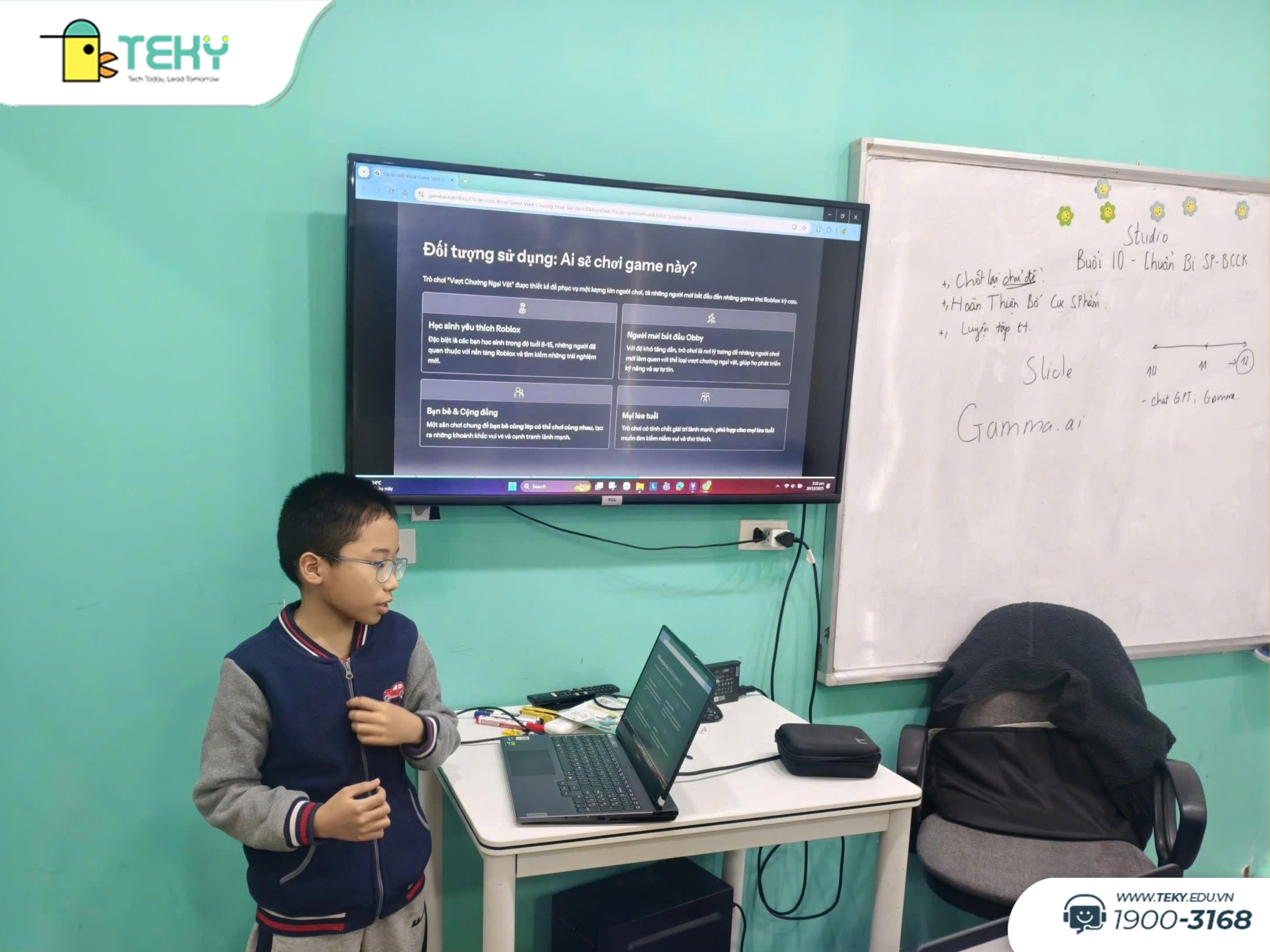 tekid-thai-son-dang-s-dung-gamma-ai-de-lam-bai-thuyet-trinh-cho-cuoc-tech-genius