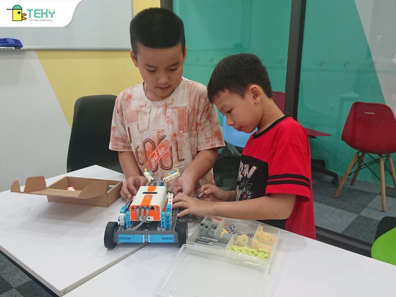 ky-nang-lam-viec-nhom-vo-cung-can-thiet-de-ket-noi-voi-moi-nguoi-xung-quanh