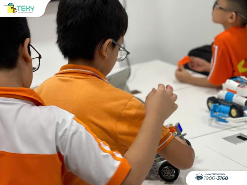 cung-nhau-lap-rap-teamwork-sieu-tap-trung