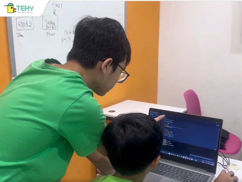 co-vuong-hanh-uyen-hoc-vien-dong-dai-quang-tai-teky-phan-van-tri-dat-giai-hai