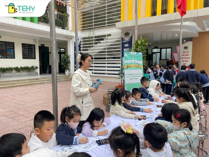 cac-hoc-sinh-thich-thu-voi-trai-nghiem-ve-tranh