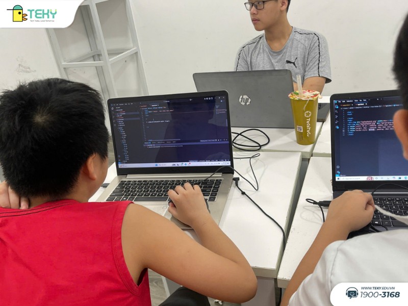 khong-khi-hoc-coding-soi-noi-tai-lop-teky