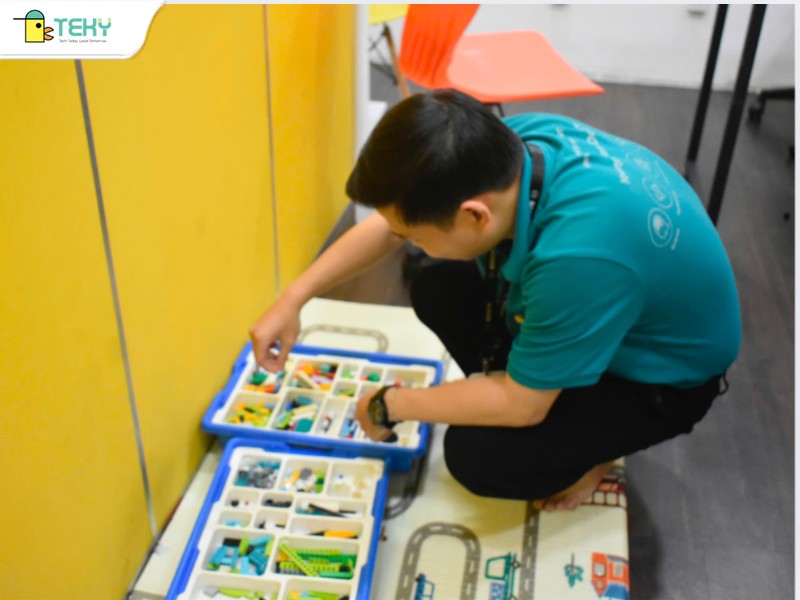 moi-nguoi-thay-luon-tan-tuy-moi-khi-bat-dau-lop-hoc