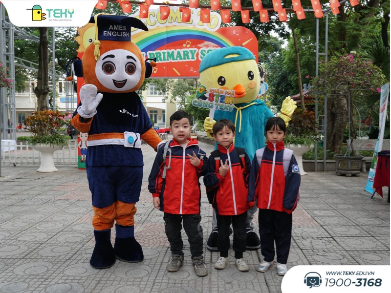 hoc-sinh-hao-huc-trong-ngay-hoi-stem