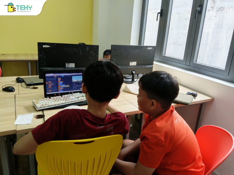 hoc-sinh-thuc-hanh-lap-trinh-app-web