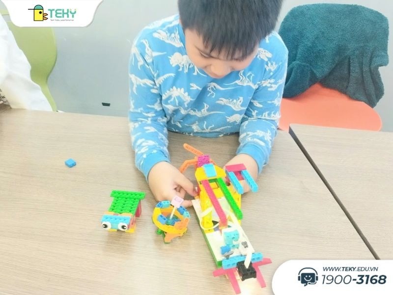 tekid-cung-san-pham-tai-lop-hoc-robotics