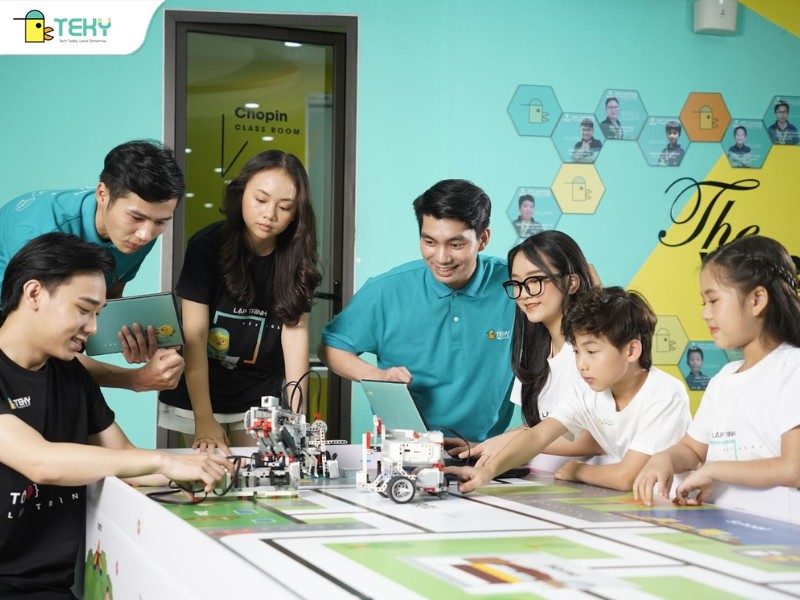 lop-hoc-cong-nghe-tai-teky