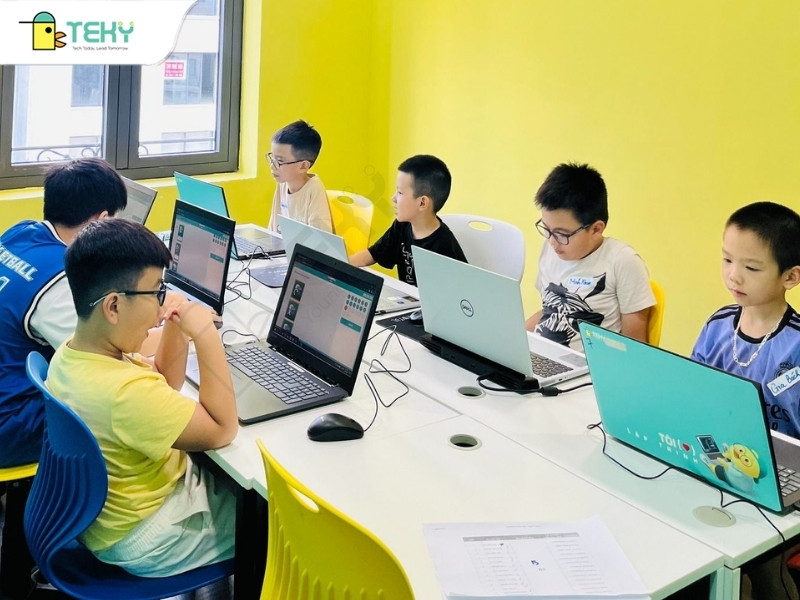 hinh-anh-khoa-hoc-cong-nghe-tai-co-so-teky