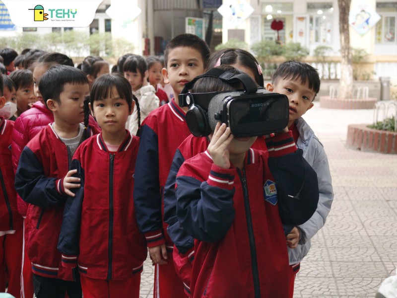 cac-be-dang-trai-nghiem-kinh-vr