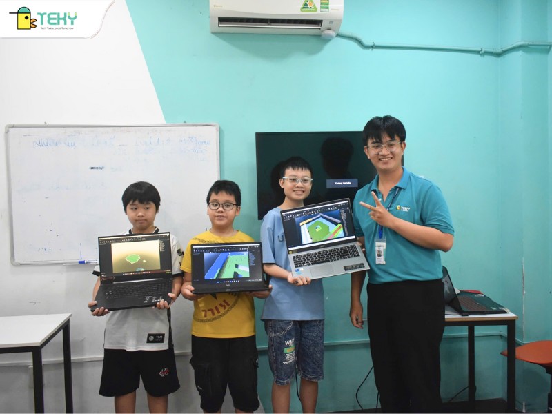 ket-thuc-lop-bao-cao-cuoi-khoa-day-thanh-cong