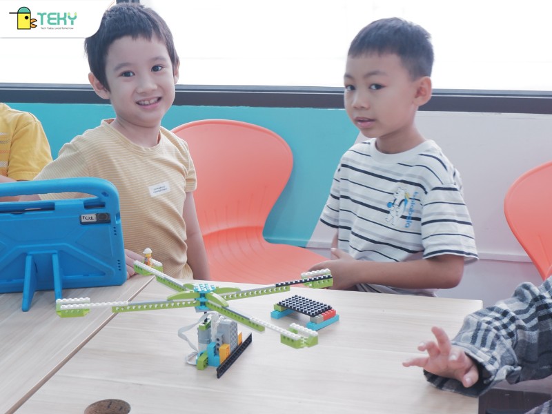 san-pham-cong-nghe-duoc-tao-ra-bai-ban