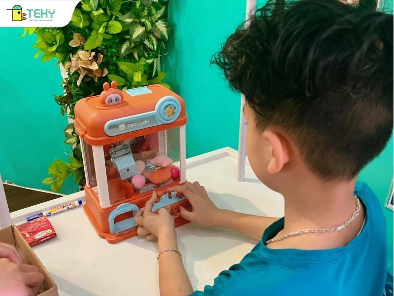 hoat-dong-gap-thu-nhan-qua-trong-ngay-hoi-giang-sinh