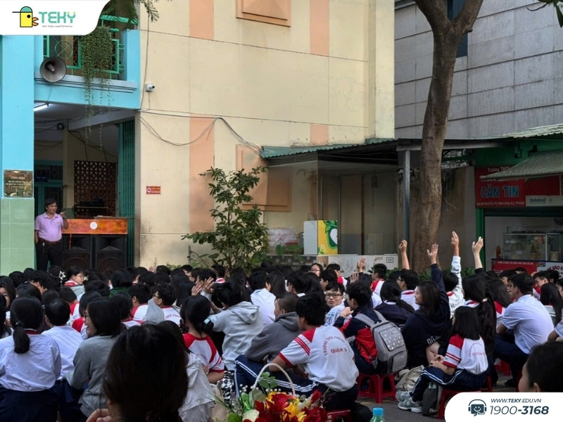 cac-con-hao-hung-tham-gia-phat-bieu-tra-loi-cau-hoi