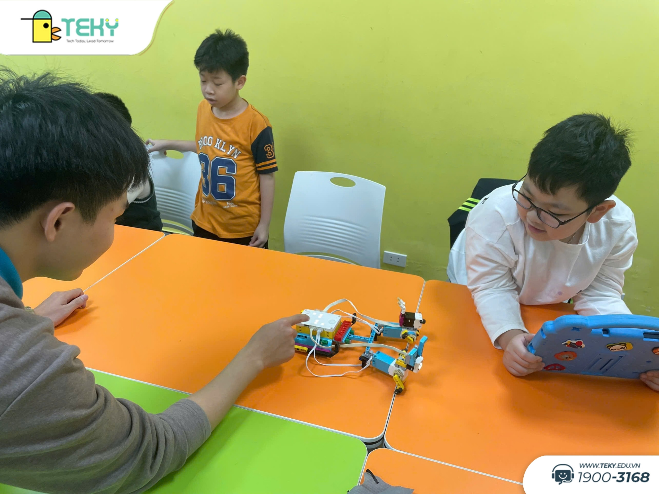 thay-tung-va-duc-lam-dang-test-san-pham-xe-keo-tuan-loc