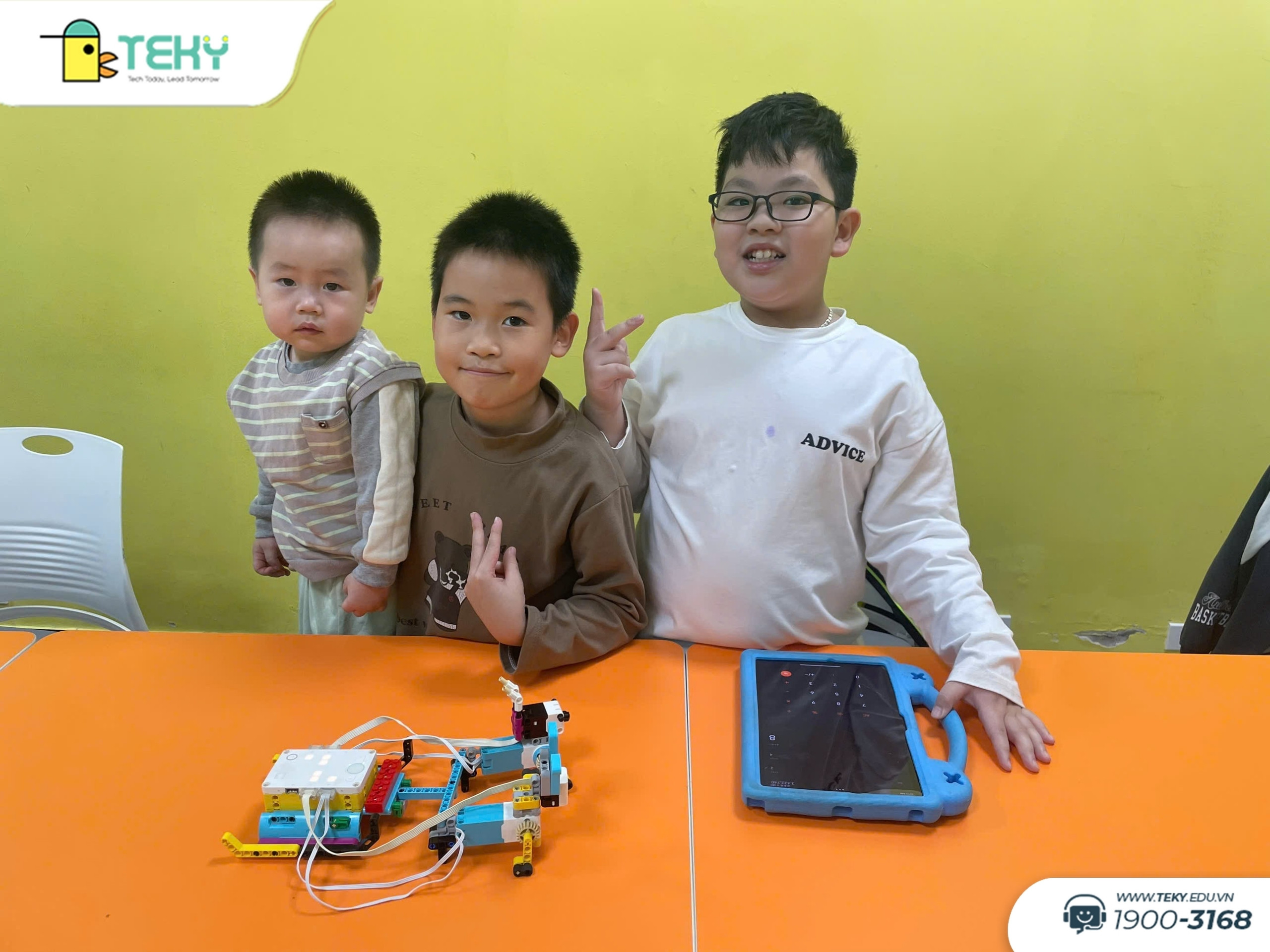 duc-minh-va-duc-lam-cung-san-pham-xe-keo-tuan-loc-cua-2-tekid