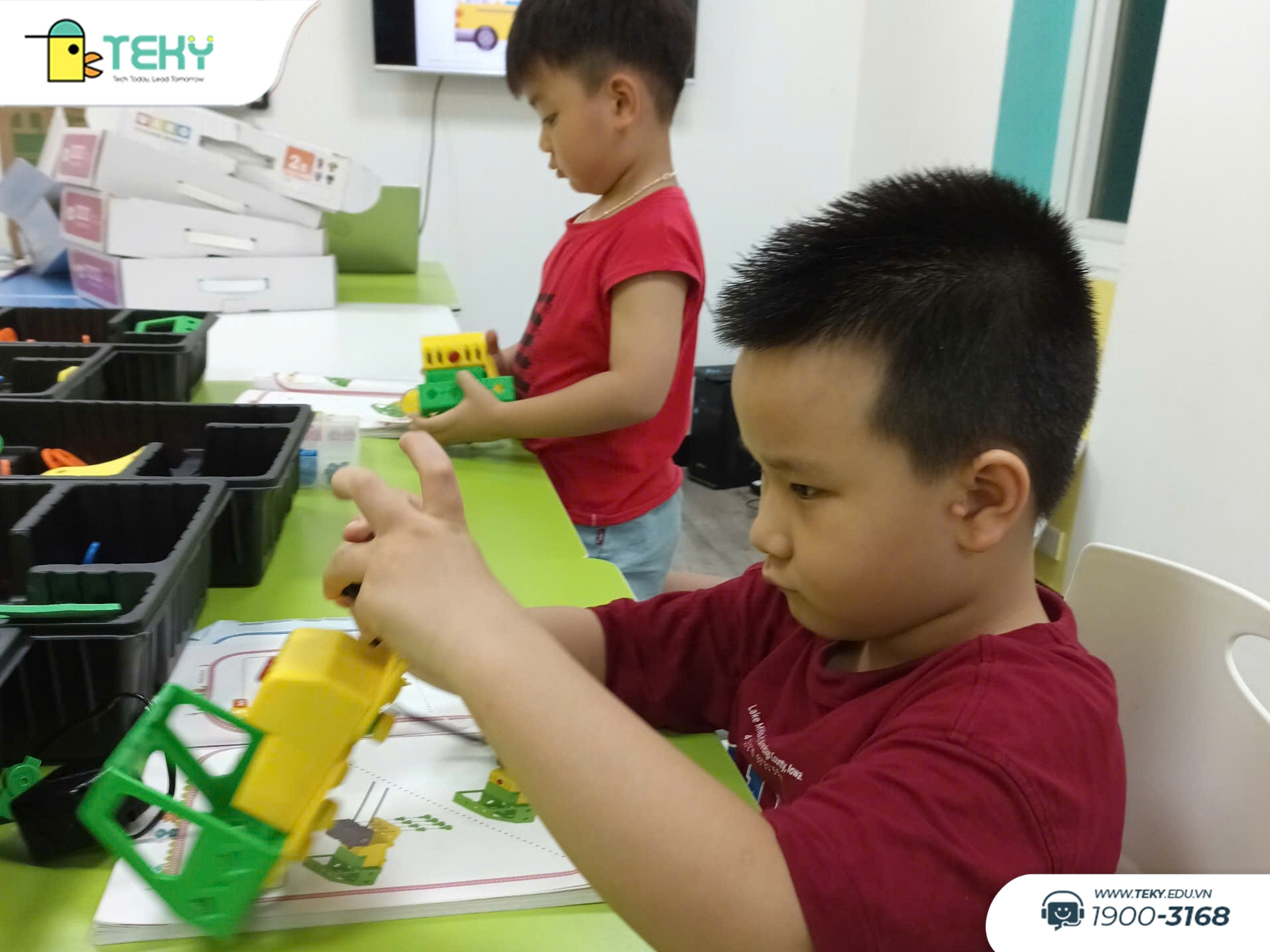 cac-tekid-say-sua-kham-pha-bo-cong-cu-uaro