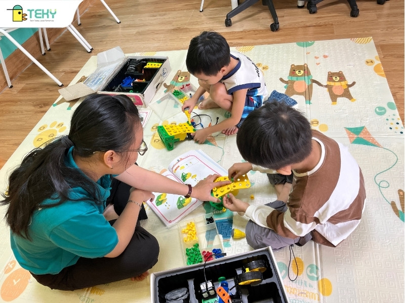 chuong-trinh-phu-hop-cho-tre-tu-5-tuoi-mam-non-cong-nghe