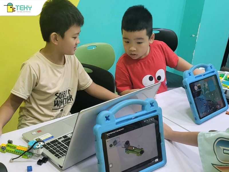 lop-hoc-robotics-voi-lego-wedo-tai-teky-long-bien