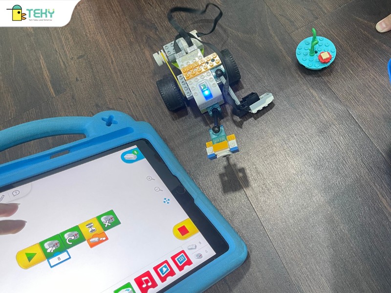 robot-tham-hiem-dia-hinh-duoc-lap-rap-bang-lego-wedo