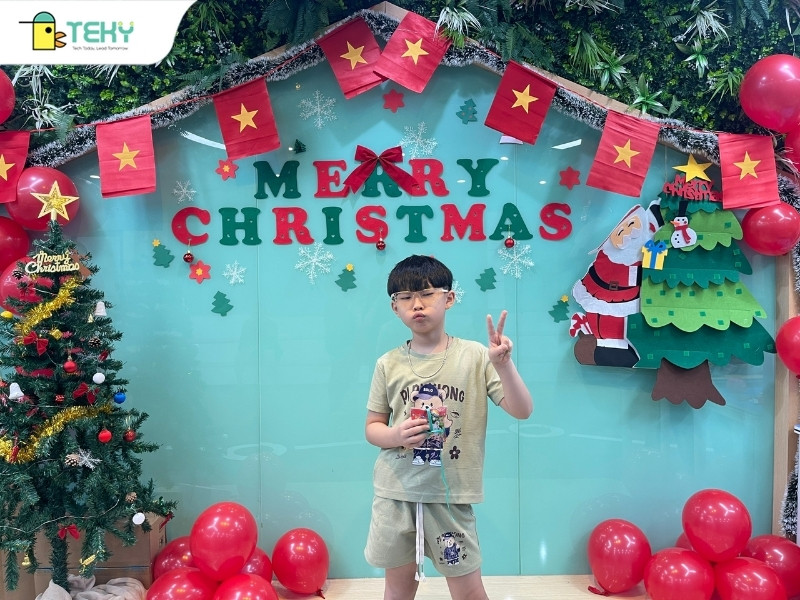 tekid-cung-phan-qua-bi-mat-tai-goc-check-in