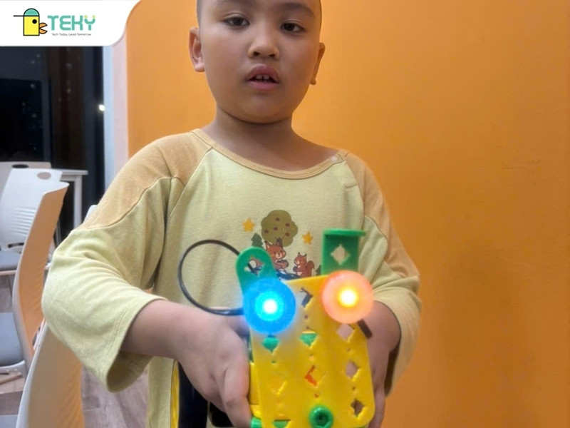 le-minh-cung-san-pham-robot-chu-cho-thong-minh