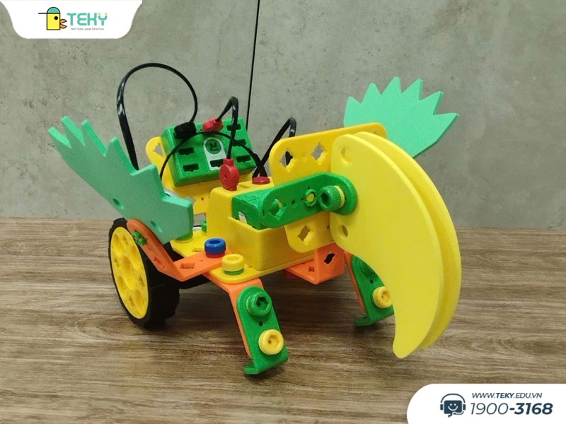 san-pham-con-chim-robot-cua-2-tekids-tai-lop-hoc-robotics