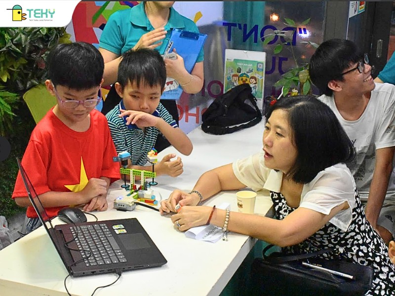 teky-an-lac-mo-buoi-trung-bay-san-pham